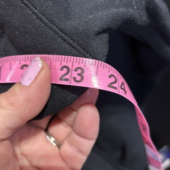 Champion Sweatshirt pullover,rib knit cuff/hem, embroidered logo patch sleeve - Picture 9 of 12